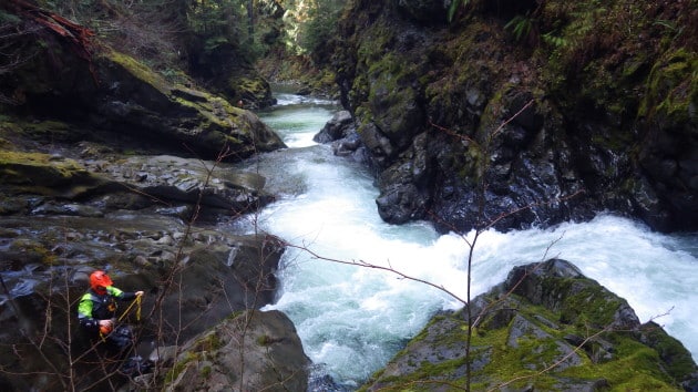 Rope ready at the downstream safety